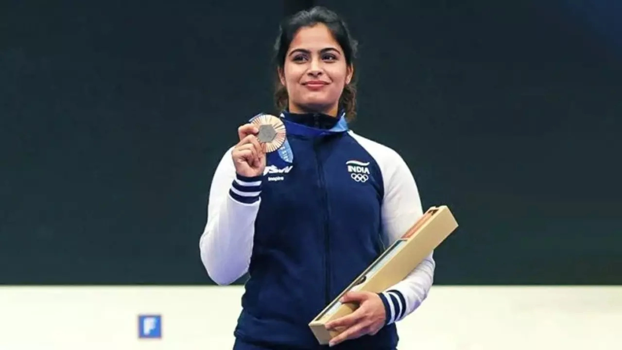 manu bhaker biography, Career, Records, Age